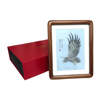 深圳航空  飞机退役航材雕刻画《大鹏展翅》