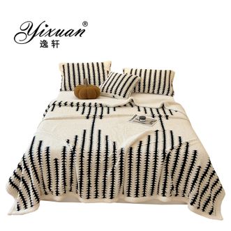 逸轩/yixuan  多功能云杉绒加厚毛毯 便携实用 秋冬不冷 杉影毯 奶白