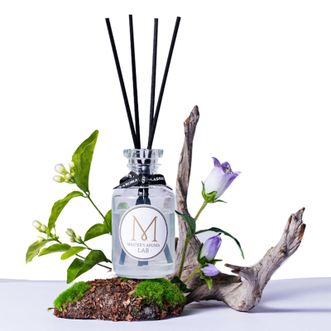 名创优品/MINISO  MINISO大师经典系列-小白瓶无火香薰(晴日繁花,150mL)