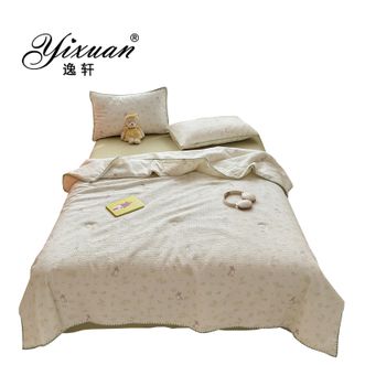 逸轩/yixuan  泡芙棉棉花夏被 绿野小兔